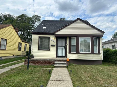 Photo of 20027 Chapel Street, Detroit City, MI 48219 (MLS # 20261069402)