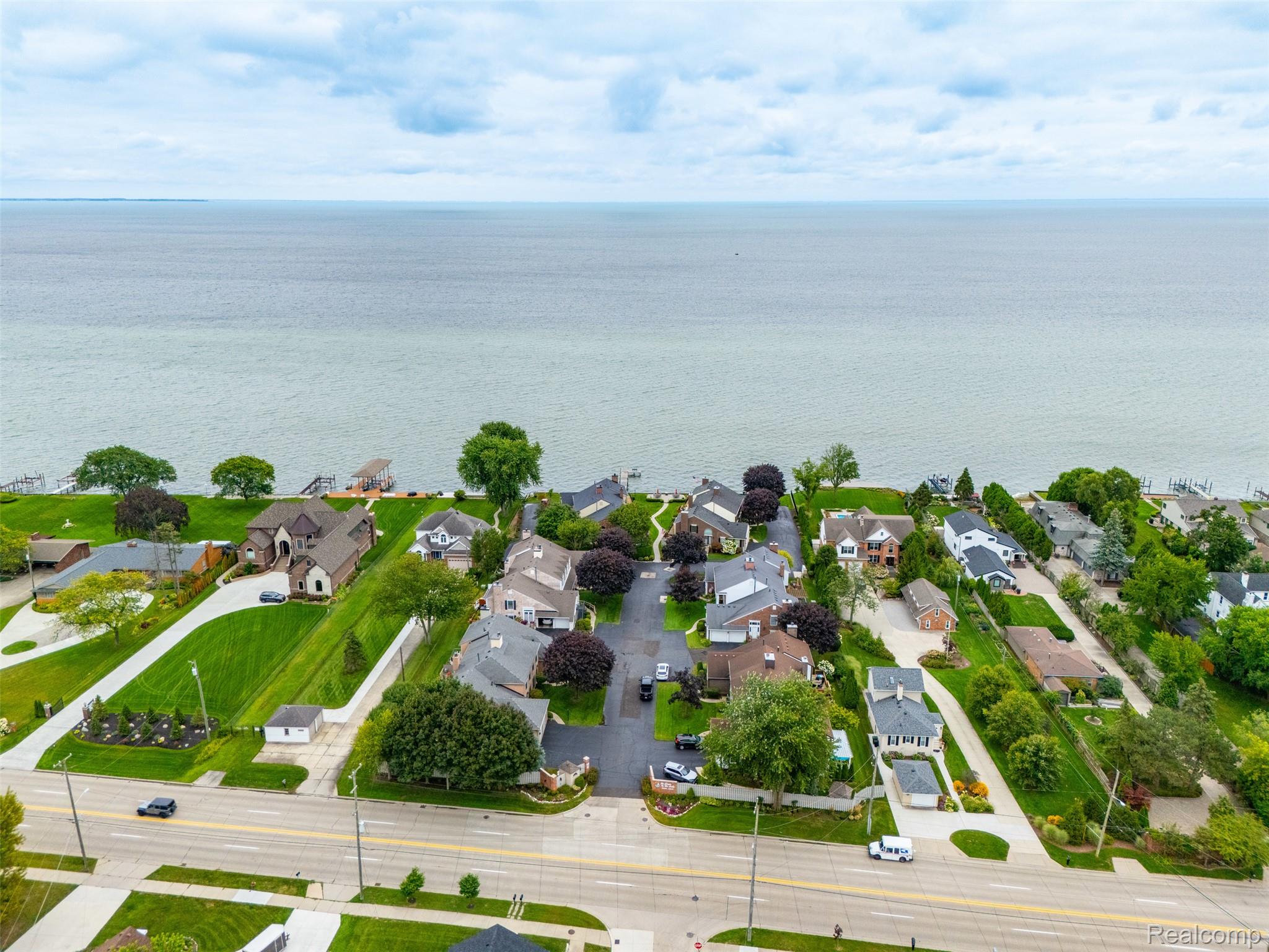 St Clair Shores, Michigan 48082, United States, 5 Bedrooms Bedrooms, ,3 BathroomsBathrooms,Residential,Active,242868