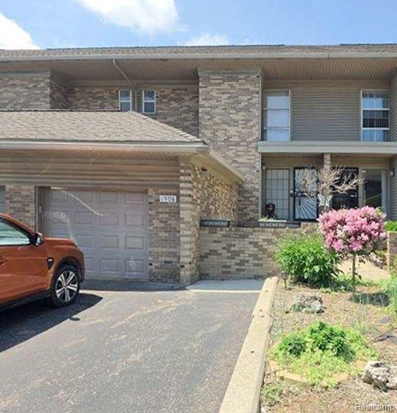 1908 Thornhill Place
