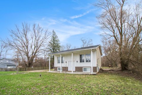 5459 W Lansing Road Perry Township Shiawassee MI 48872