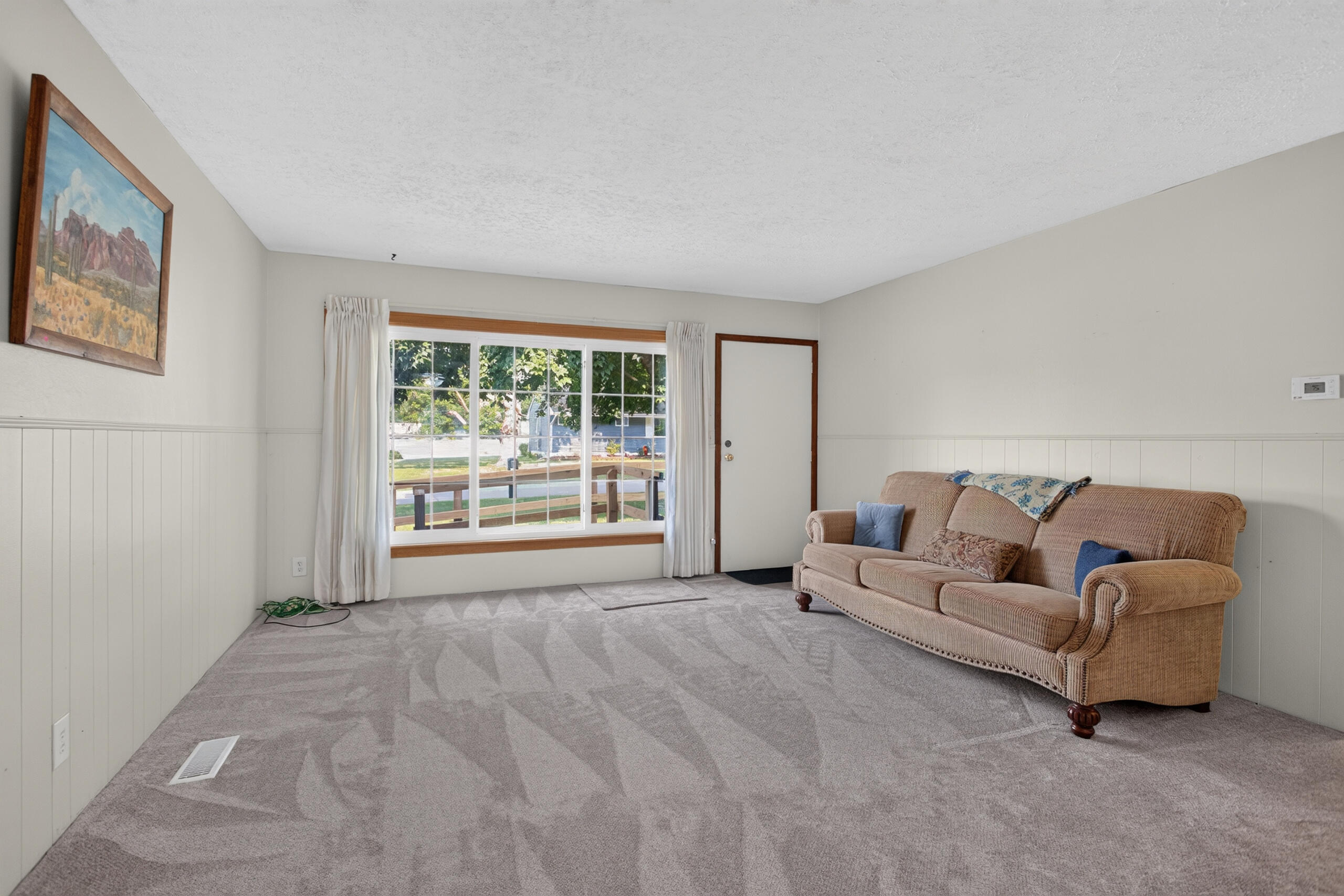 3439 Acacia Boulevard