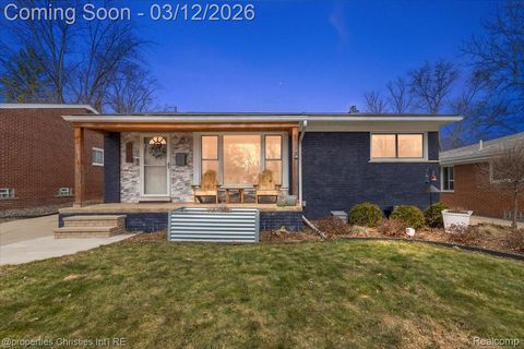 816 W Baker Avenue Clawson City MI 48017