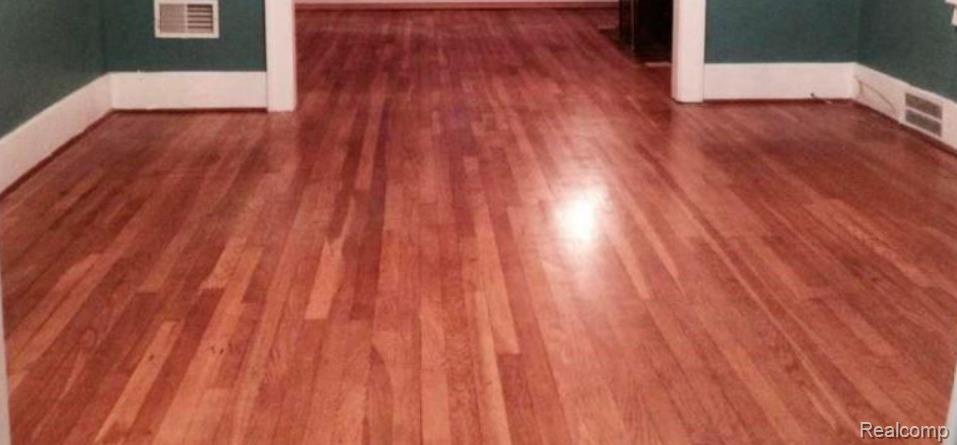 Wyandotte City Wayne, Michigan 48192, United States, 4 Bedrooms Bedrooms, ,2 BathroomsBathrooms,Residential,Active,115871