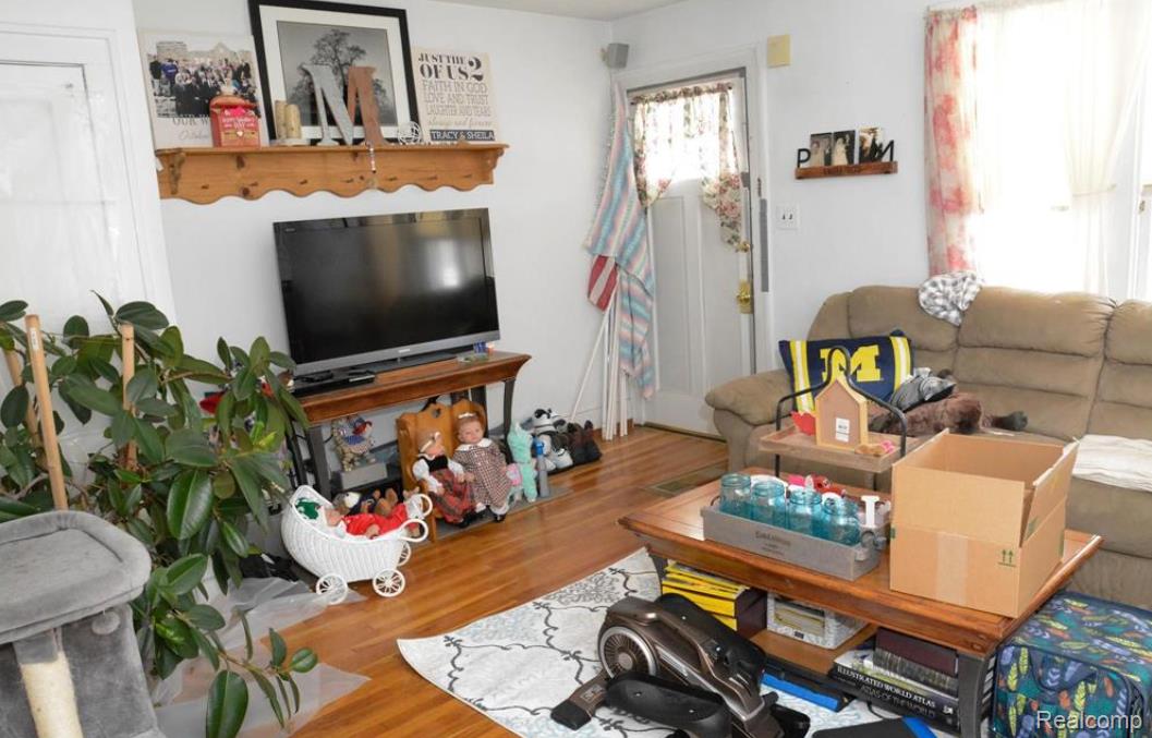 Wyandotte City Wayne, Michigan 48192, United States, 4 Bedrooms Bedrooms, ,2 BathroomsBathrooms,Residential,Active,115871