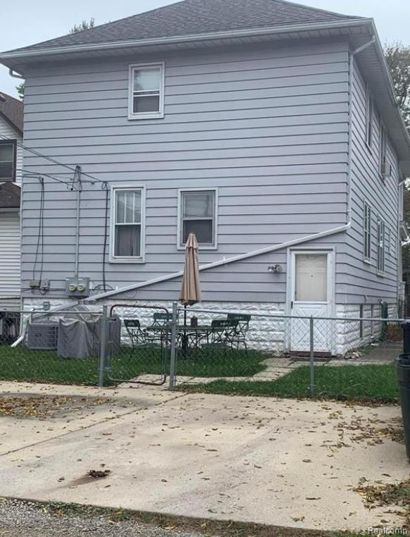 Wyandotte City Wayne, Michigan 48192, United States, 4 Bedrooms Bedrooms, ,2 BathroomsBathrooms,Residential,Active,115871