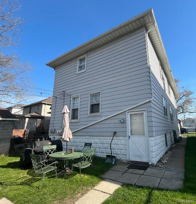 Wyandotte City Wayne, Michigan 48192, United States, 4 Bedrooms Bedrooms, ,2 BathroomsBathrooms,Residential,Active,115871