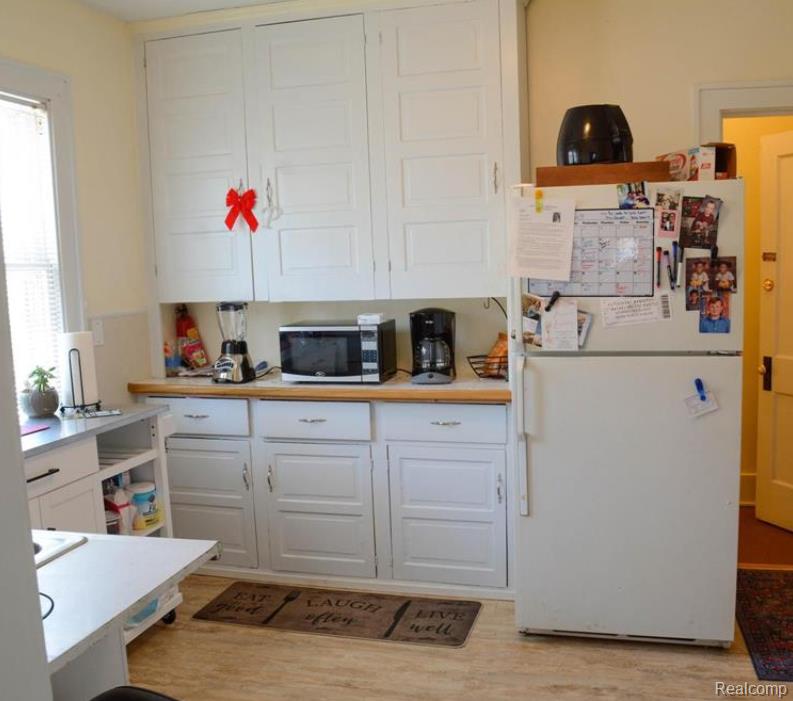 Wyandotte City Wayne, Michigan 48192, United States, 4 Bedrooms Bedrooms, ,2 BathroomsBathrooms,Residential,Active,115871