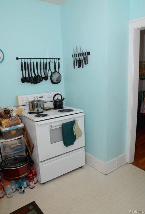 Wyandotte City Wayne, Michigan 48192, United States, 4 Bedrooms Bedrooms, ,2 BathroomsBathrooms,Residential,Active,115871