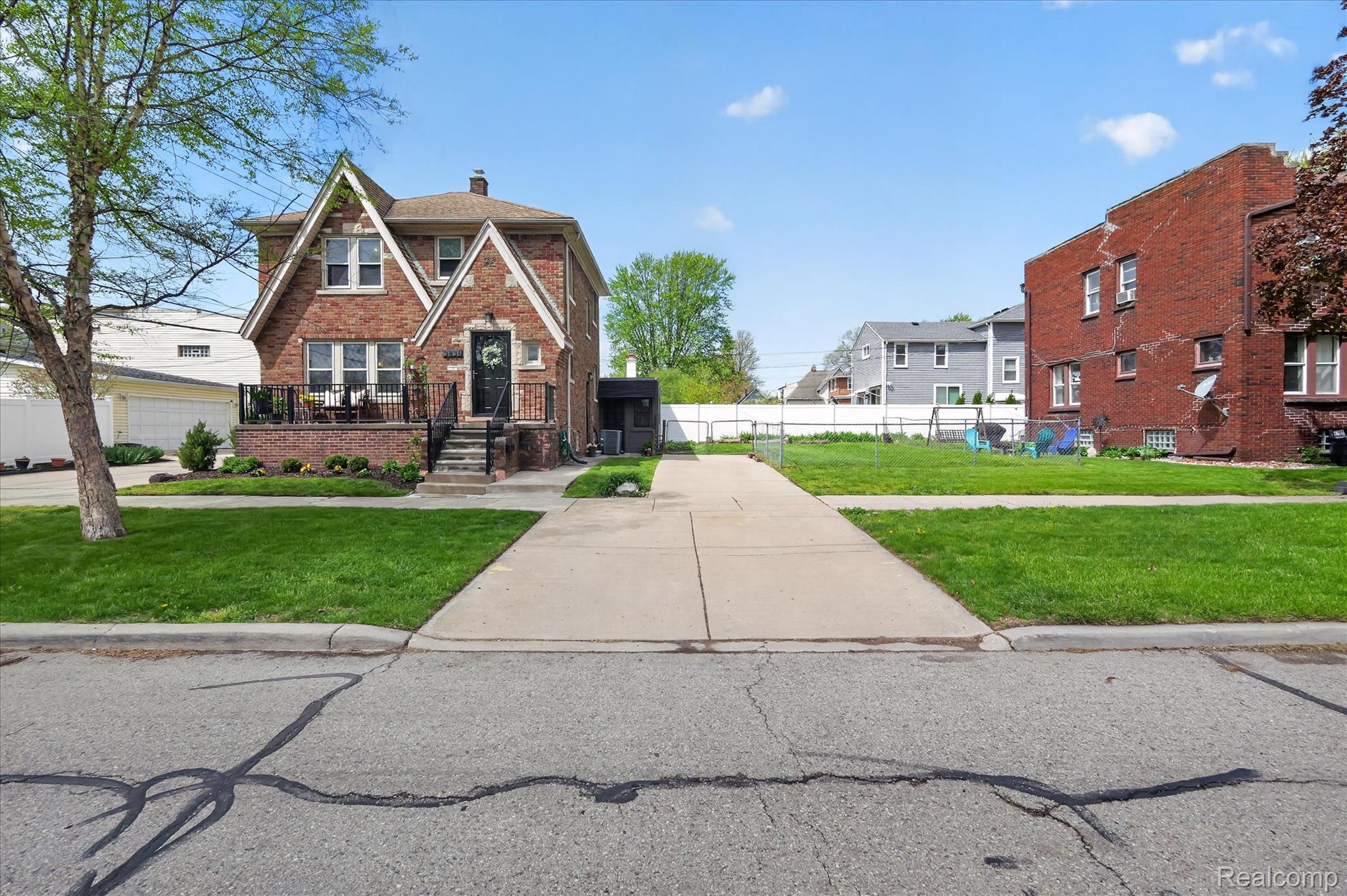 2826 3rd Street