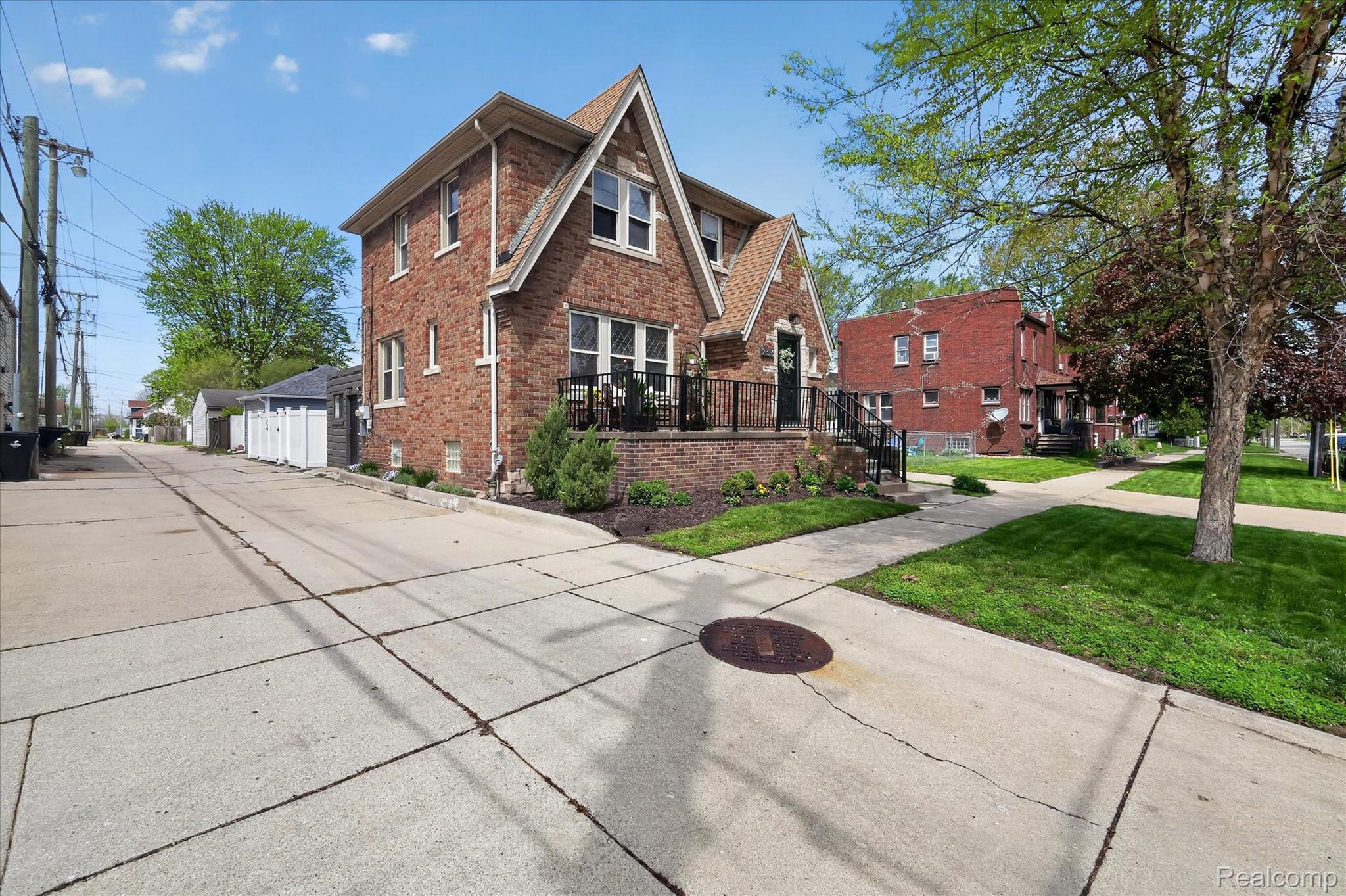 2826 3rd Street