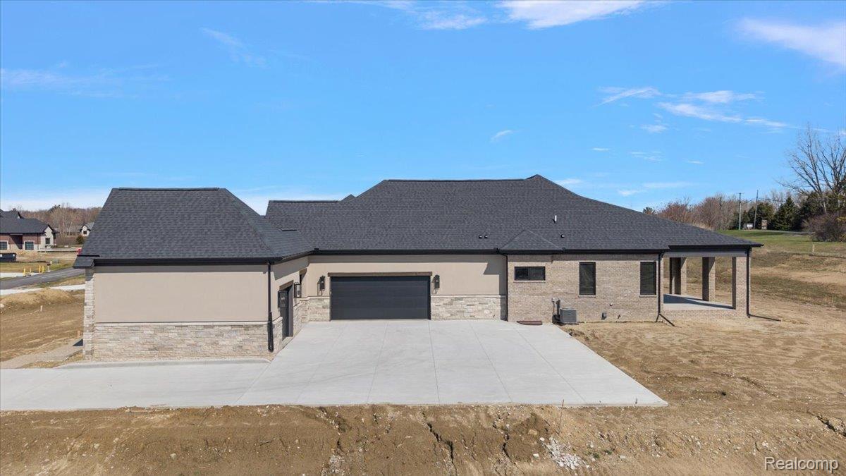 67736 Overlook Trail