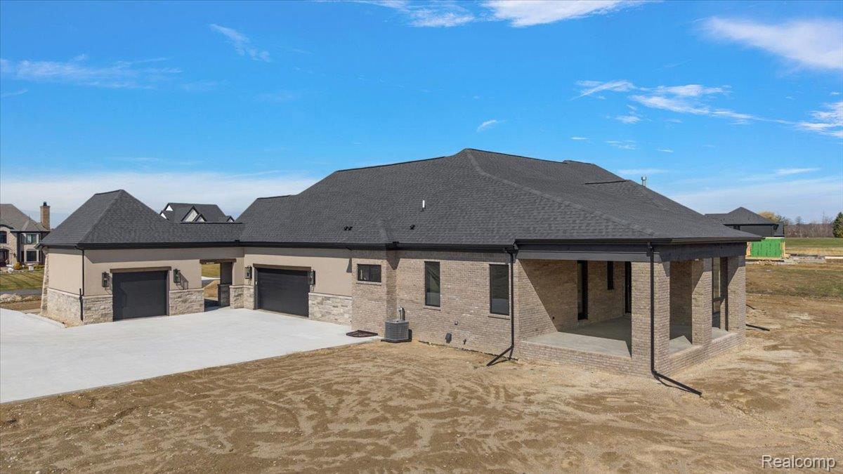 67736 Overlook Trail