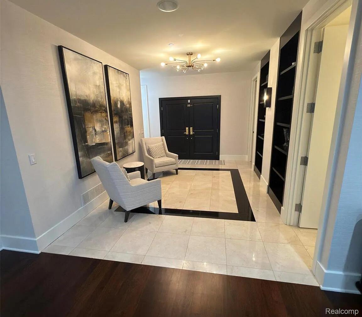 801 W Ann Arbor Trail 306