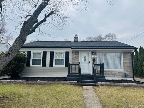 4711 Rosewold Avenue Royal Oak Charter Township MI 48073