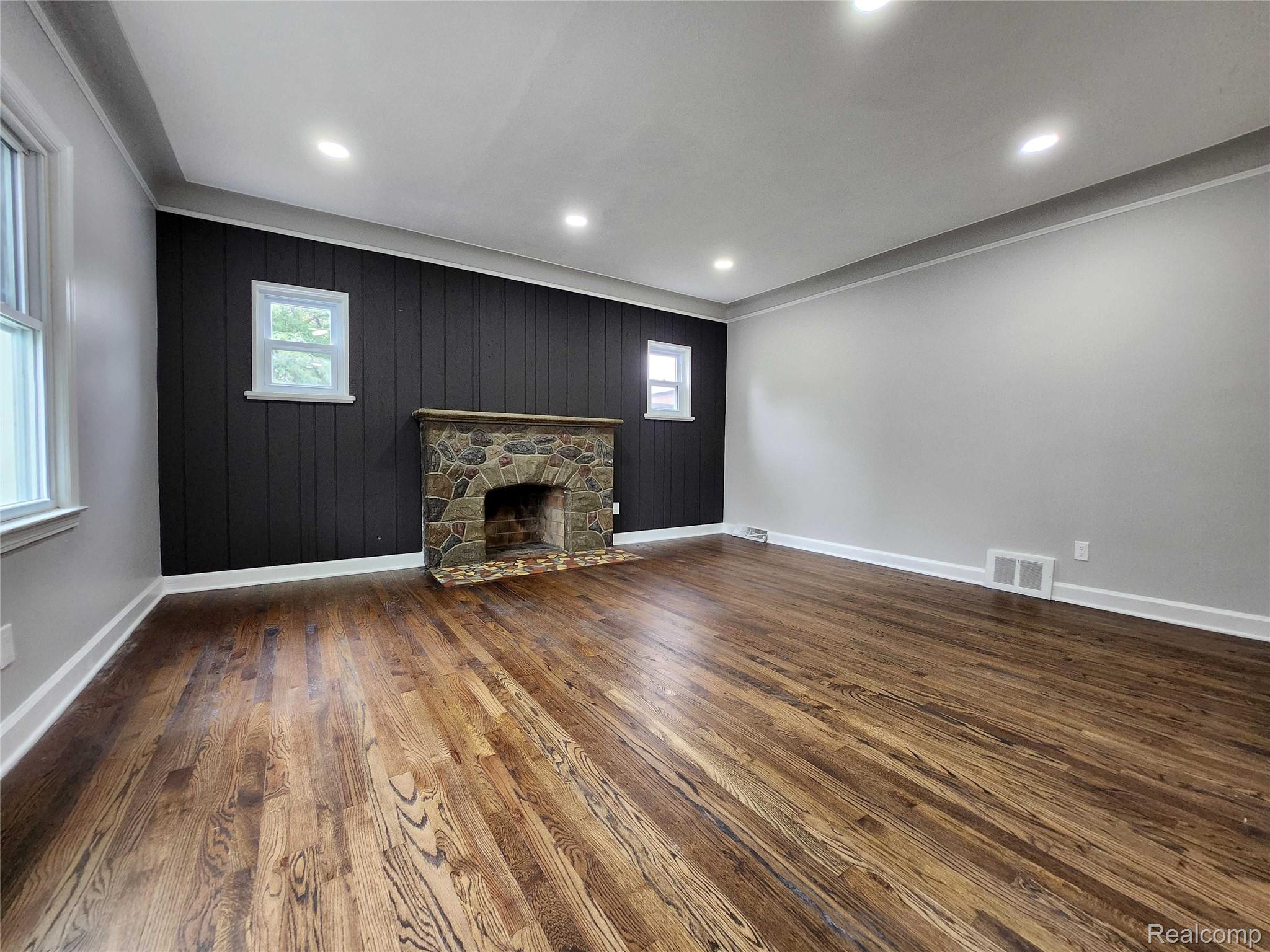 550 E Mapledale Avenue