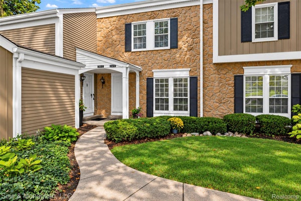2610 WILLIAMSBURG CIR, AUBURN HILLS, MI 48326 - Image c811d0424cbc784b7315ba5085b9fcdc/4086212699