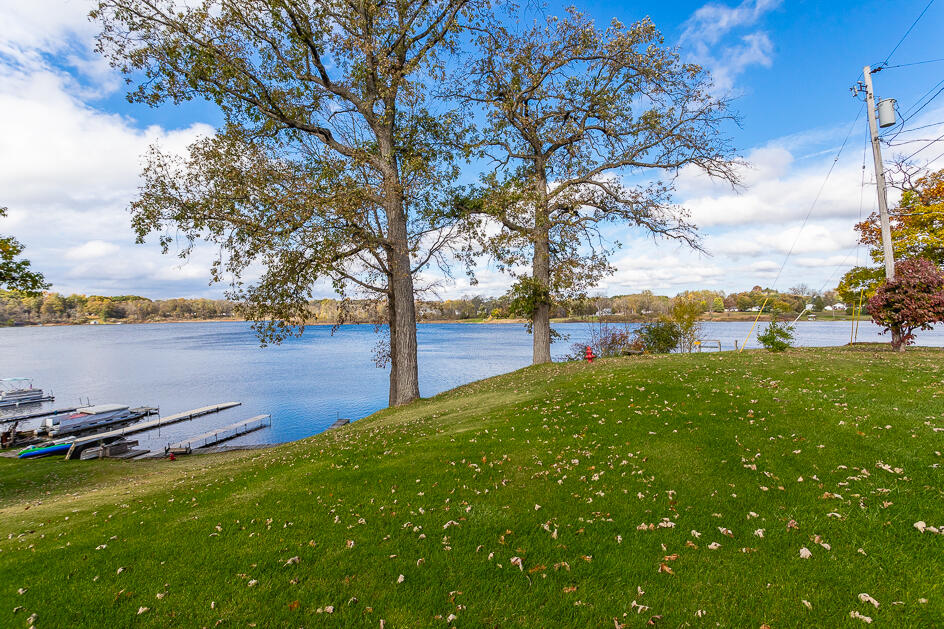 2090 Lake View Drive