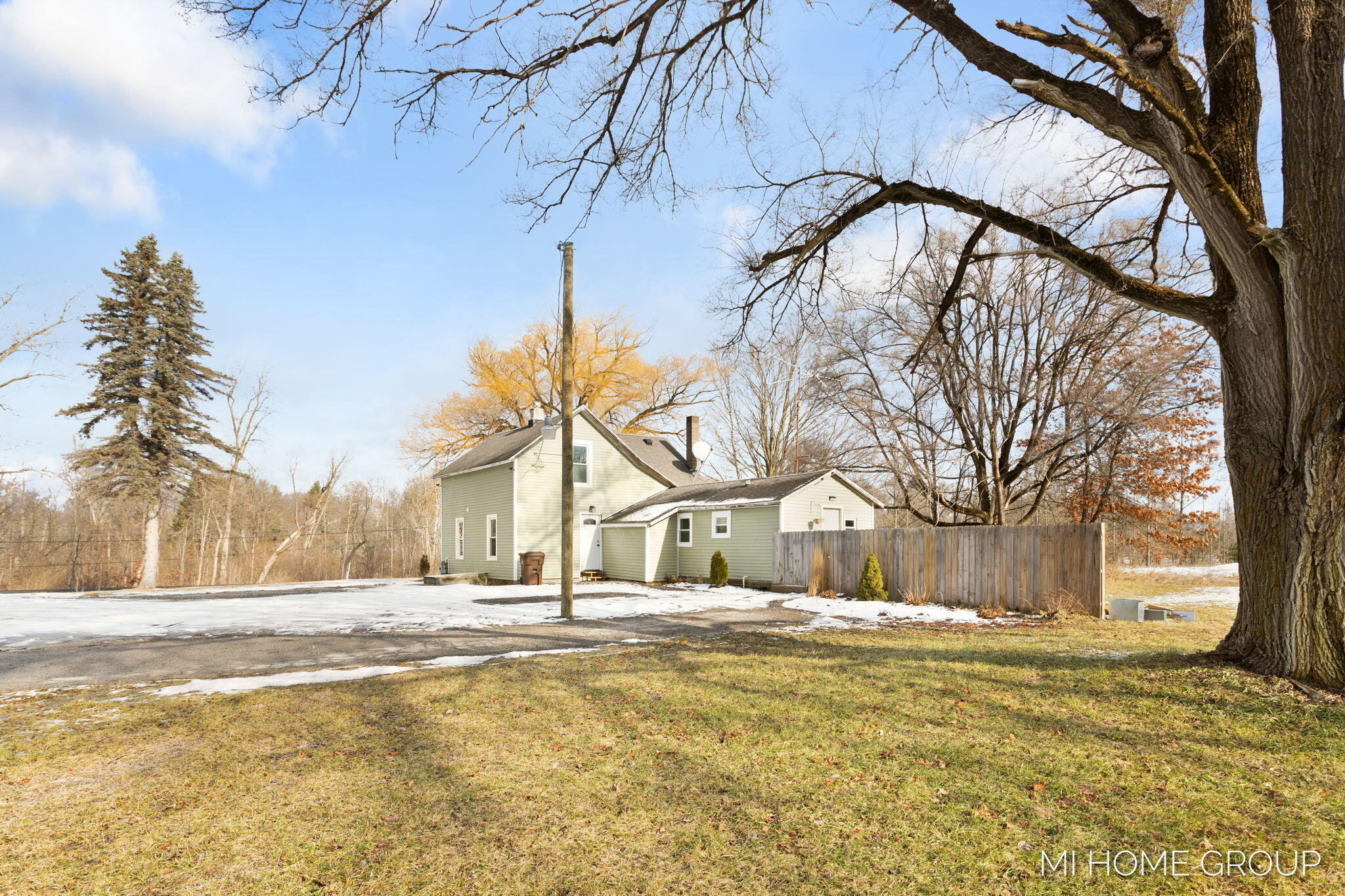 20449 W Howard City-Edmore