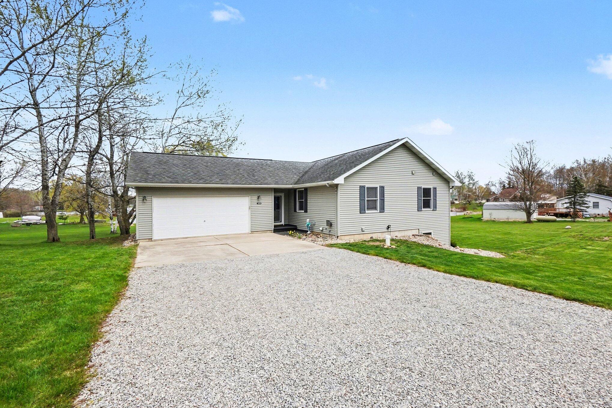 3520 W Lake Drive