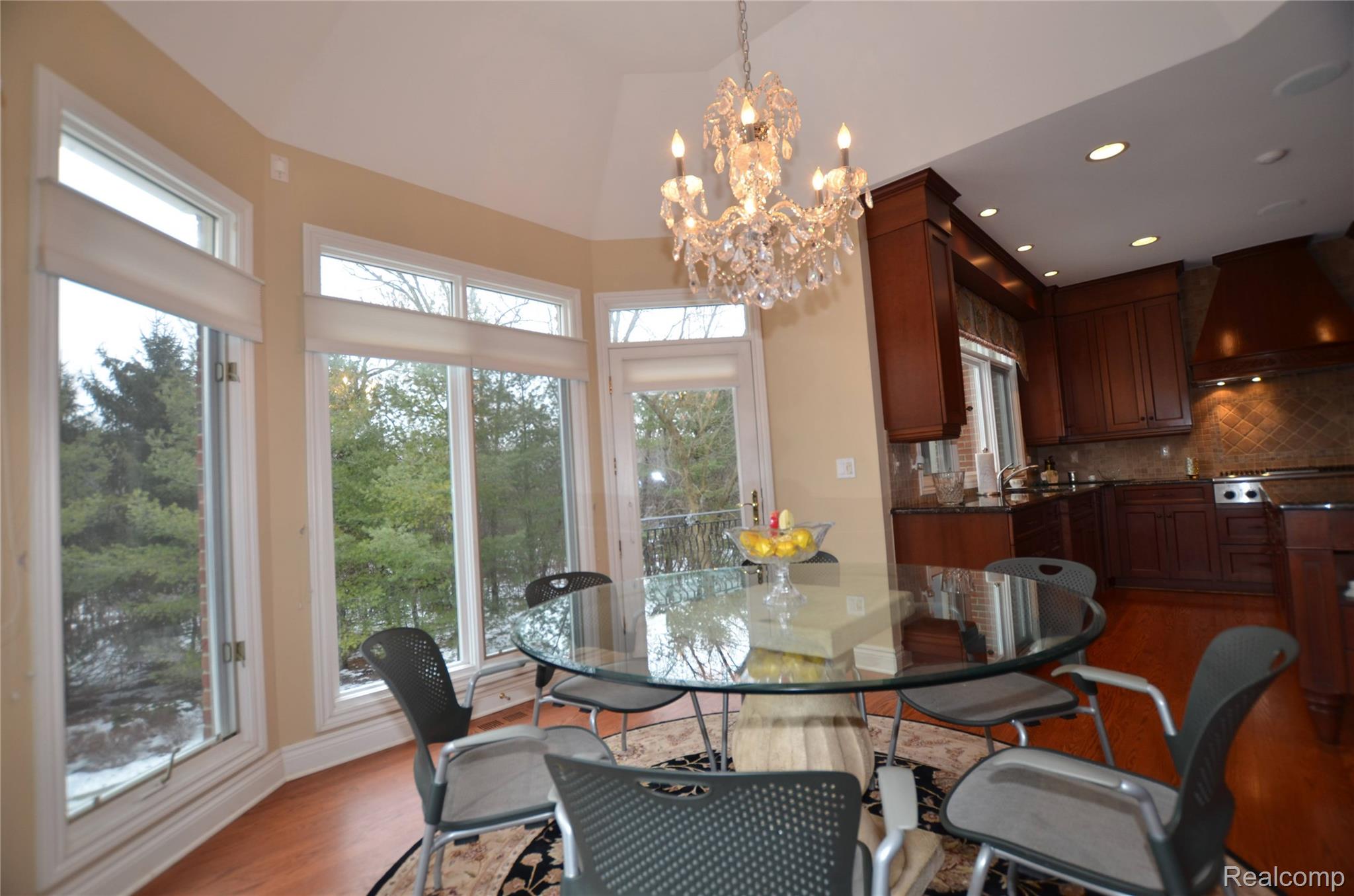 Bloomfield Hills City, Michigan 48304, United States, 5 Bedrooms Bedrooms, ,6 BathroomsBathrooms,Residential,Active,231107