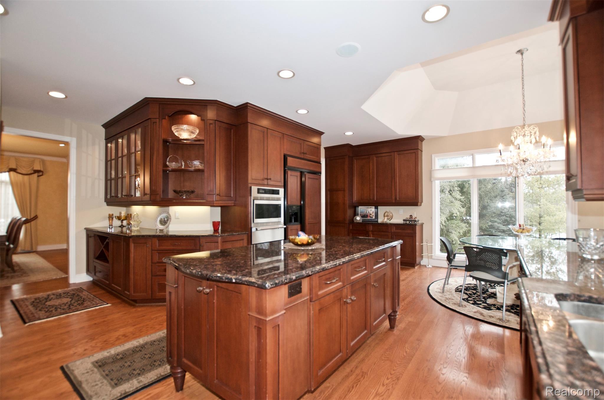 Bloomfield Hills City, Michigan 48304, United States, 5 Bedrooms Bedrooms, ,6 BathroomsBathrooms,Residential,Active,231107