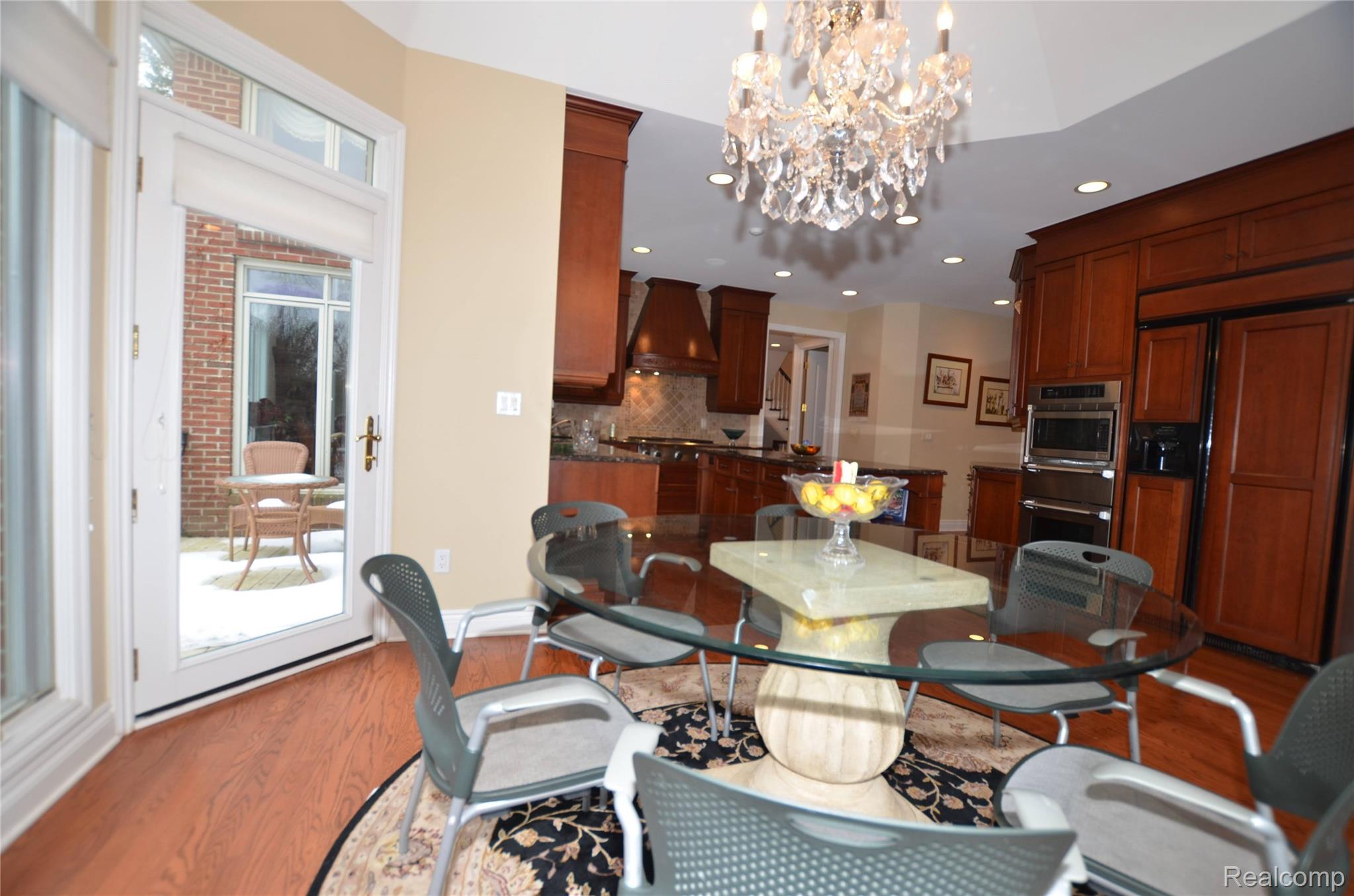 Bloomfield Hills City, Michigan 48304, United States, 5 Bedrooms Bedrooms, ,6 BathroomsBathrooms,Residential,Active,231107