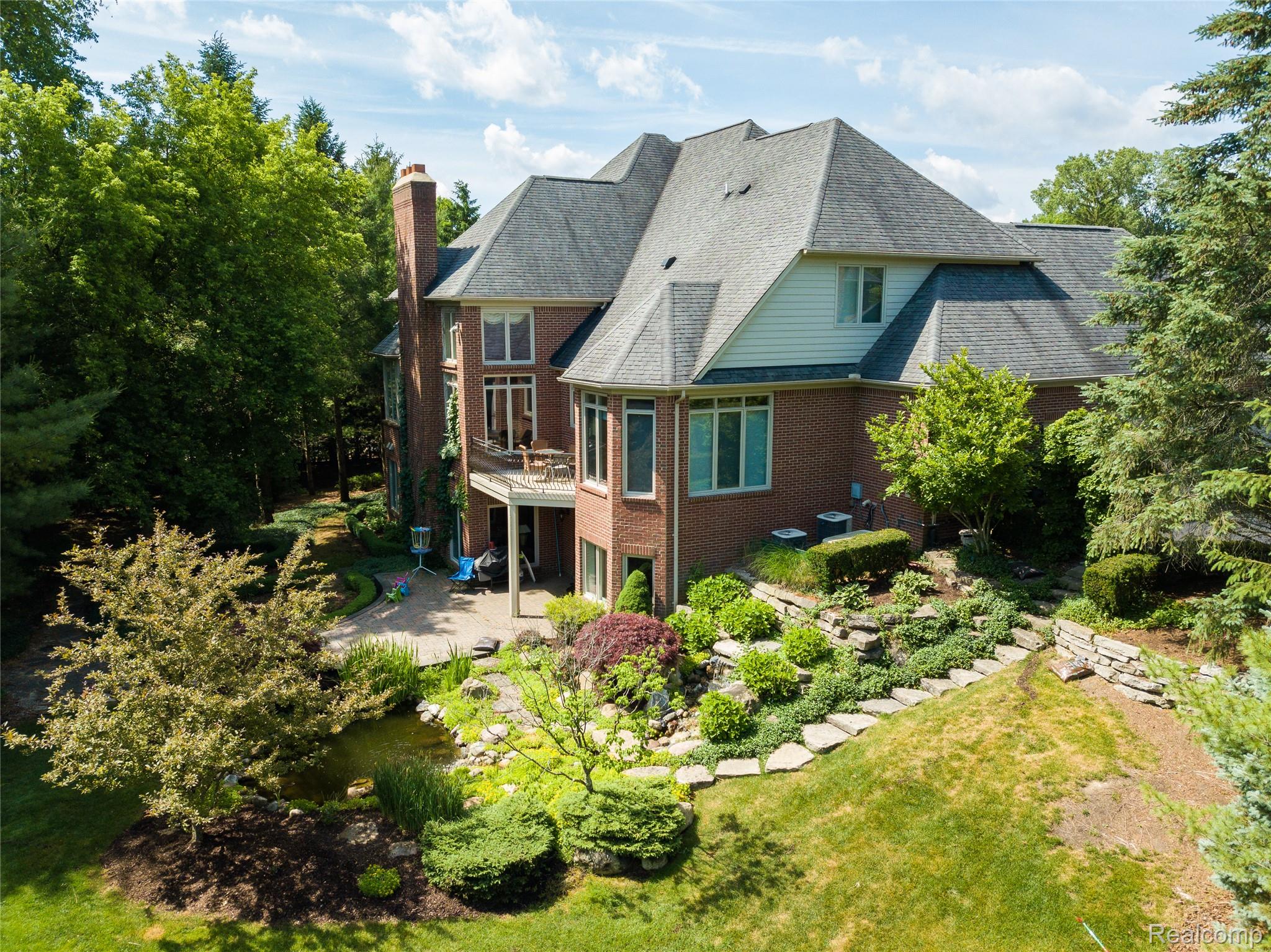 Bloomfield Hills City, Michigan 48304, United States, 5 Bedrooms Bedrooms, ,6 BathroomsBathrooms,Residential,Active,231107