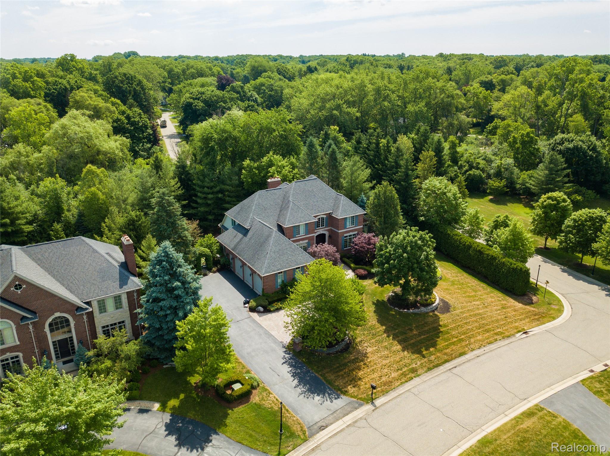 Bloomfield Hills City, Michigan 48304, United States, 5 Bedrooms Bedrooms, ,6 BathroomsBathrooms,Residential,Active,231107