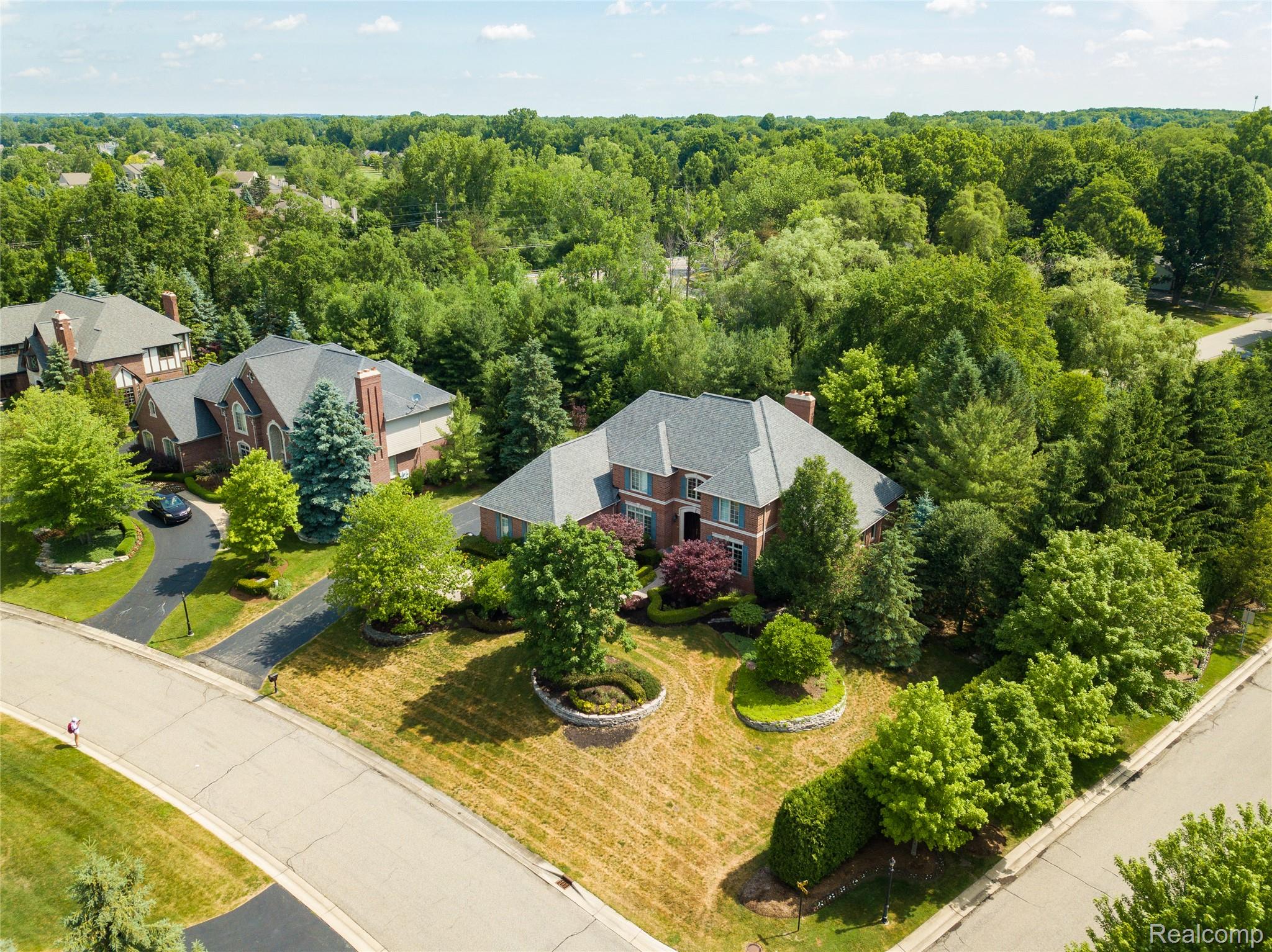 Bloomfield Hills City, Michigan 48304, United States, 5 Bedrooms Bedrooms, ,6 BathroomsBathrooms,Residential,Active,231107