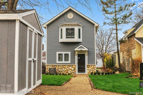 Photo of 121 N North Shore Drive, Lake Orion Village, MI 48362 (MLS # 20251039332) Photo of 121 N North Shore Drive, Lake Orion Village, MI 48362 (MLS # 20251039332)