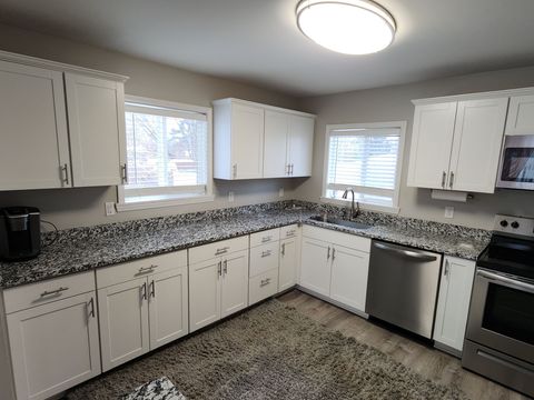 A home in WaterfordCharterTownship_Oakland