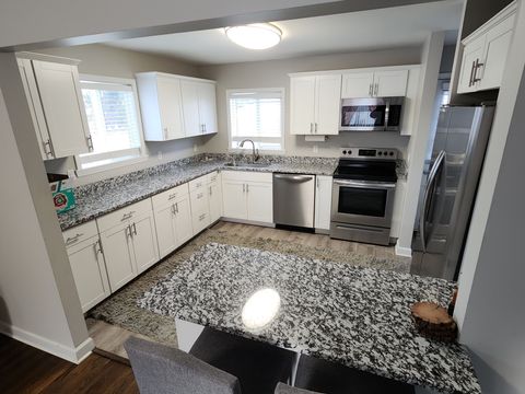 A home in WaterfordCharterTownship_Oakland