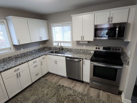 A home in WaterfordCharterTownship_Oakland
