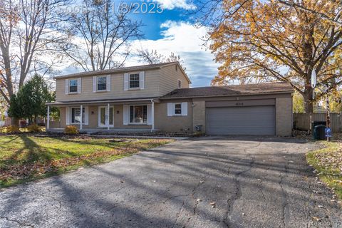 25315 Lyncastle Street Farmington City MI 48336