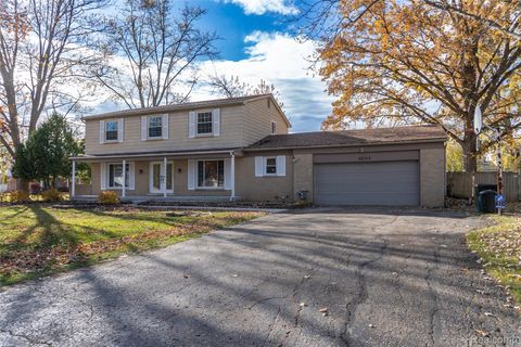 25315 Lyncastle Street Farmington City MI 48336