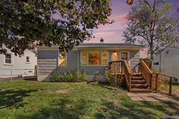 329 CLAYBURN BLVD, WATERFORD, MI 48327 - Image c8587dfd359d25dc95e78850fb2d2b17/168435280