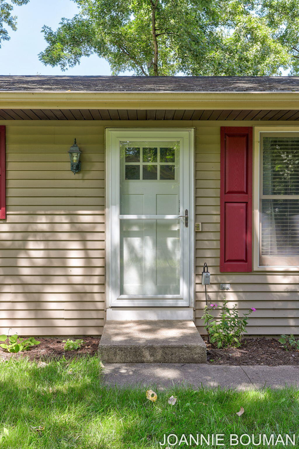 1323 Floral Street