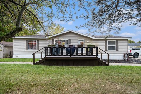 11311 N Lake Drive Fenton City MI 48430