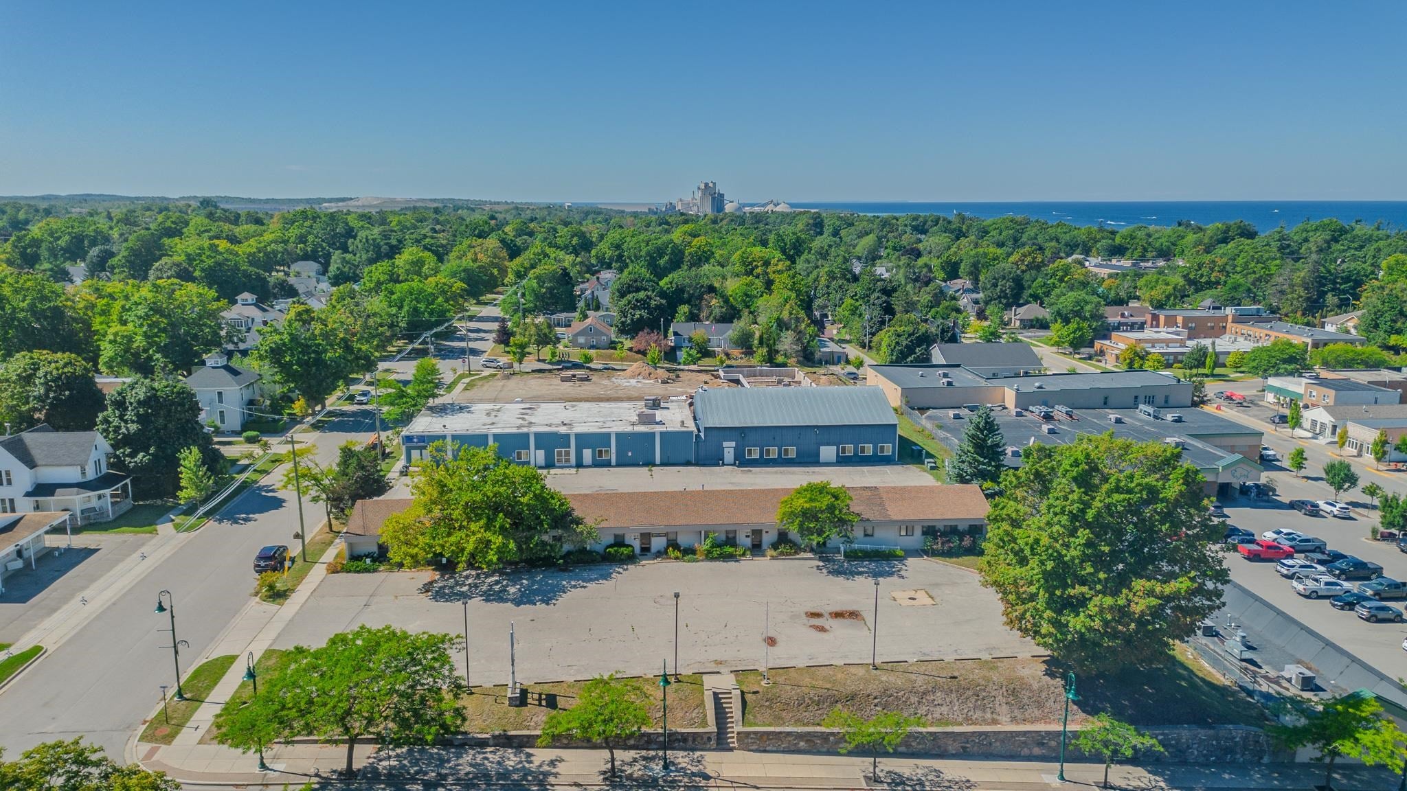 101 W Hurlbut Street