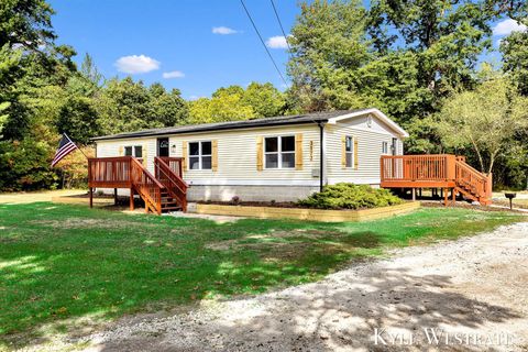 Photo of 3172 Hall Road, Muskegon Charter Township, MI 49442 (MLS # 65025051310)