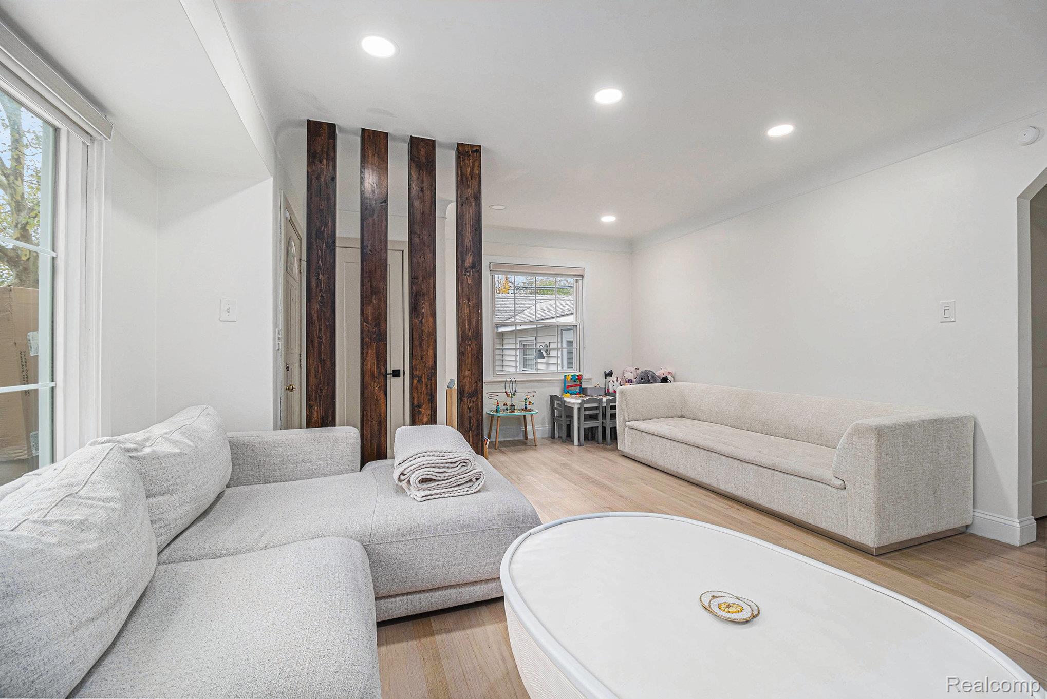 1815 E Lincoln Street