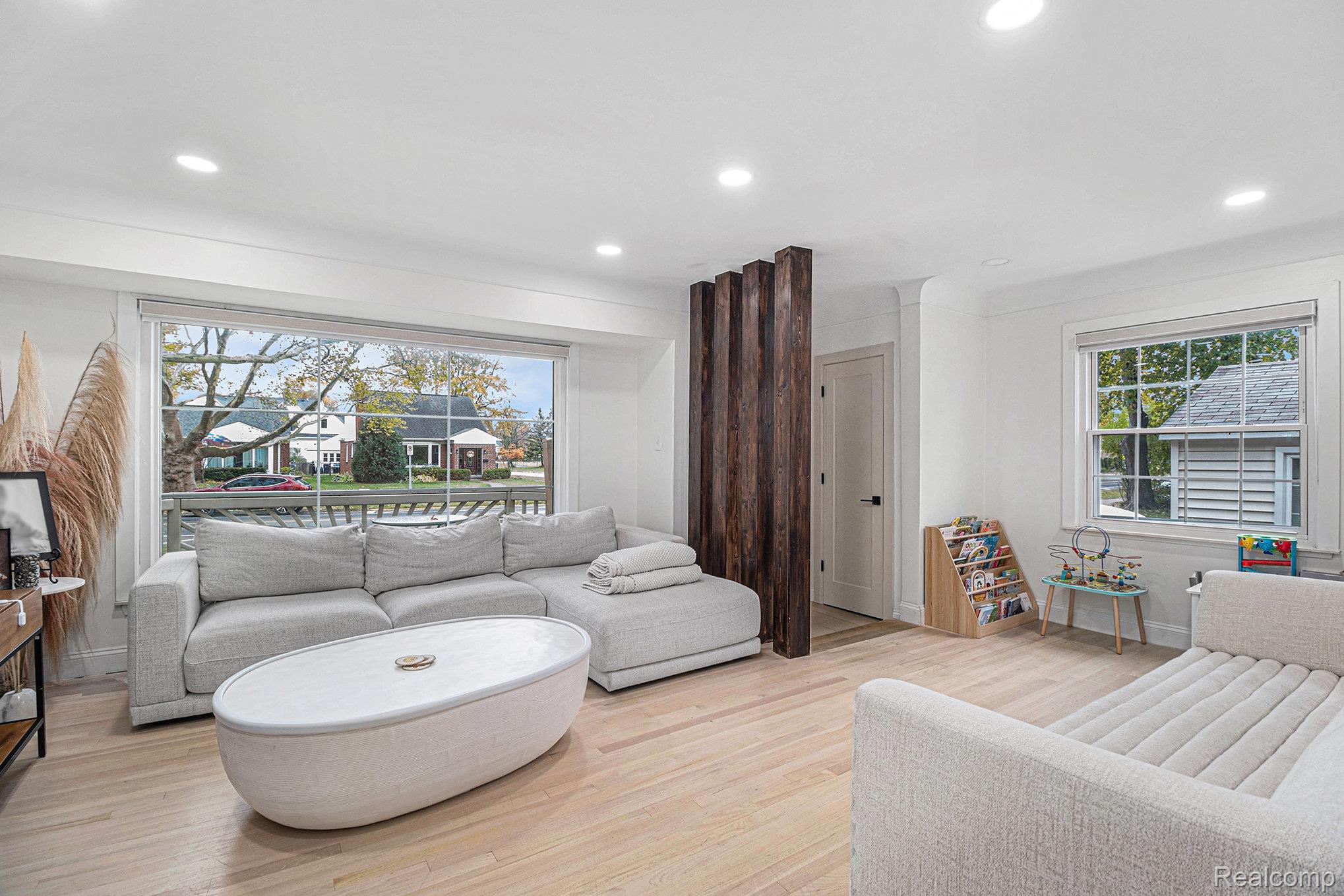 1815 E Lincoln Street