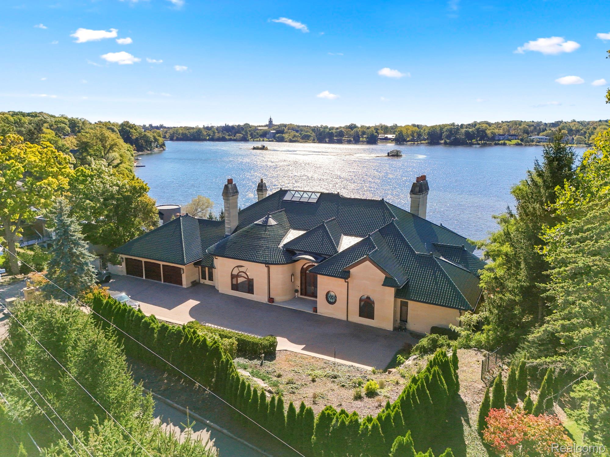 1567 Island Lane