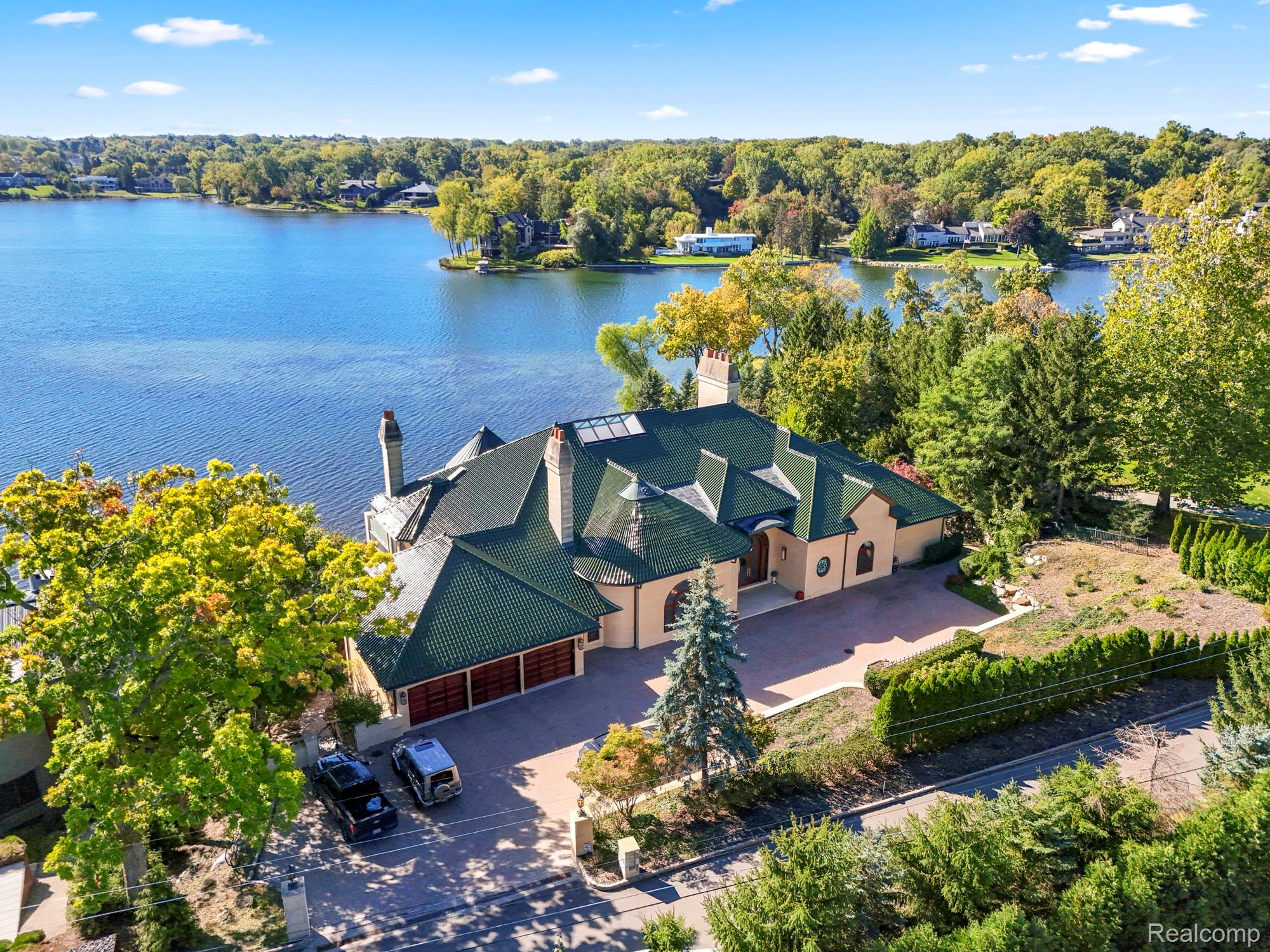 1567 Island Lane