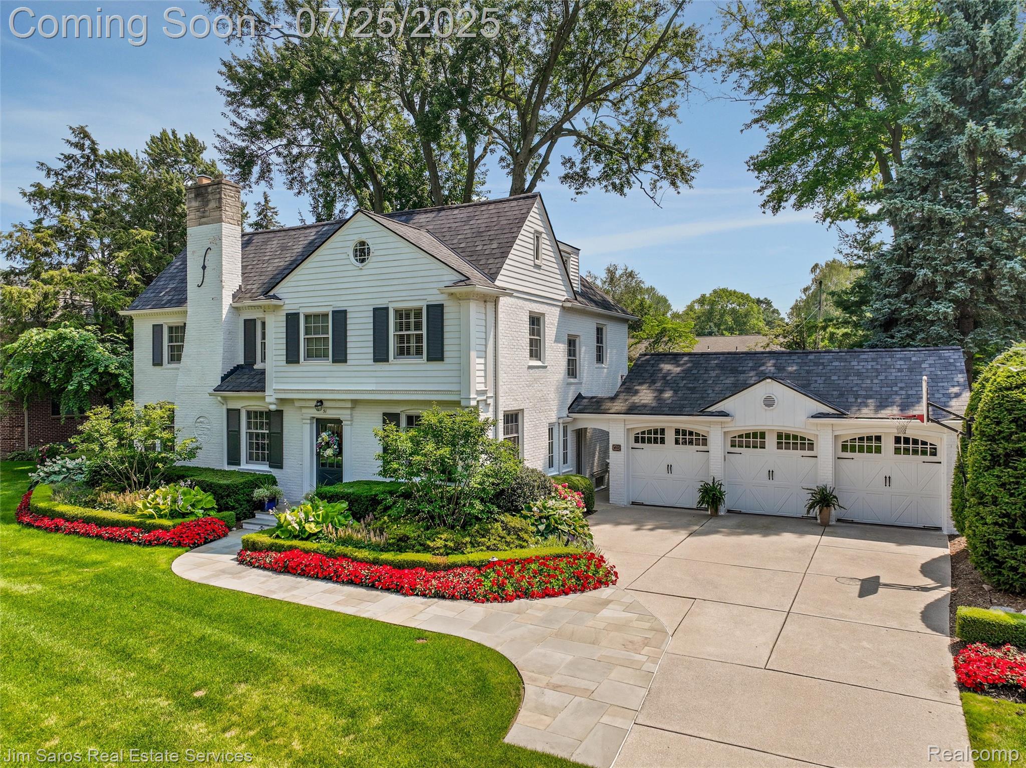 51 Lochmoor Boulevard