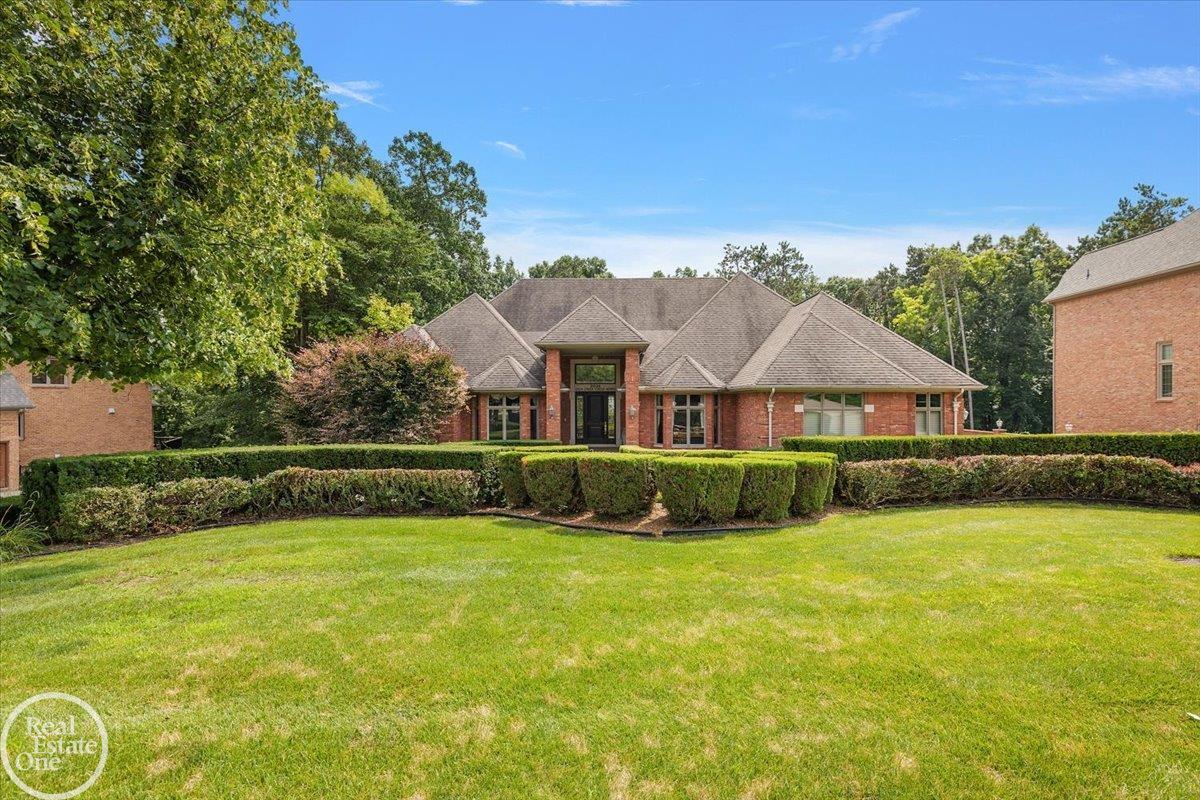 5034 Deer Creek Circle N. Drive