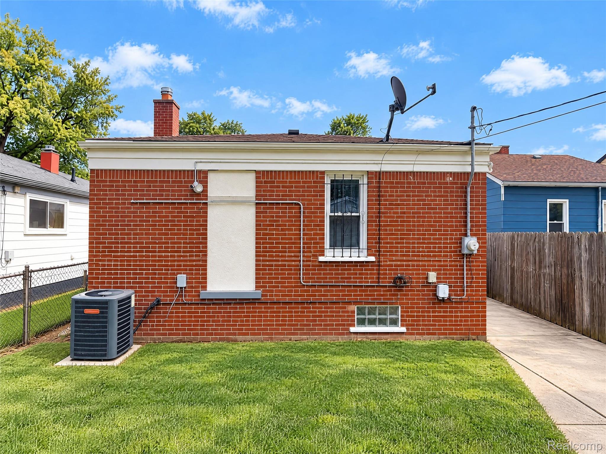 8865 Mettetal Street