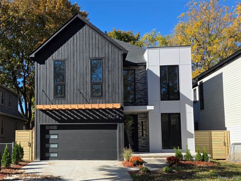 1833 N Washington Avenue Royal Oak City MI 48073