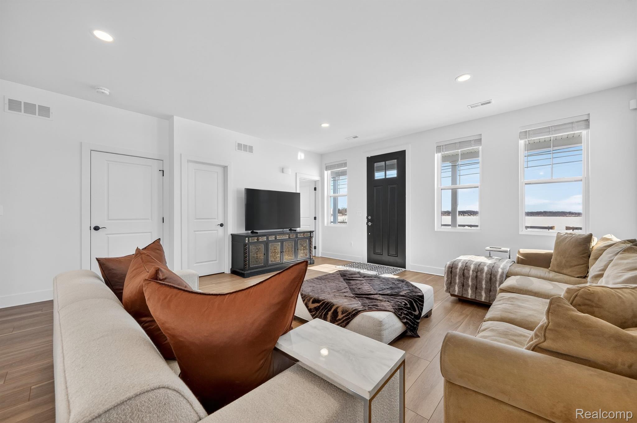 5264 Cooley Lake Road