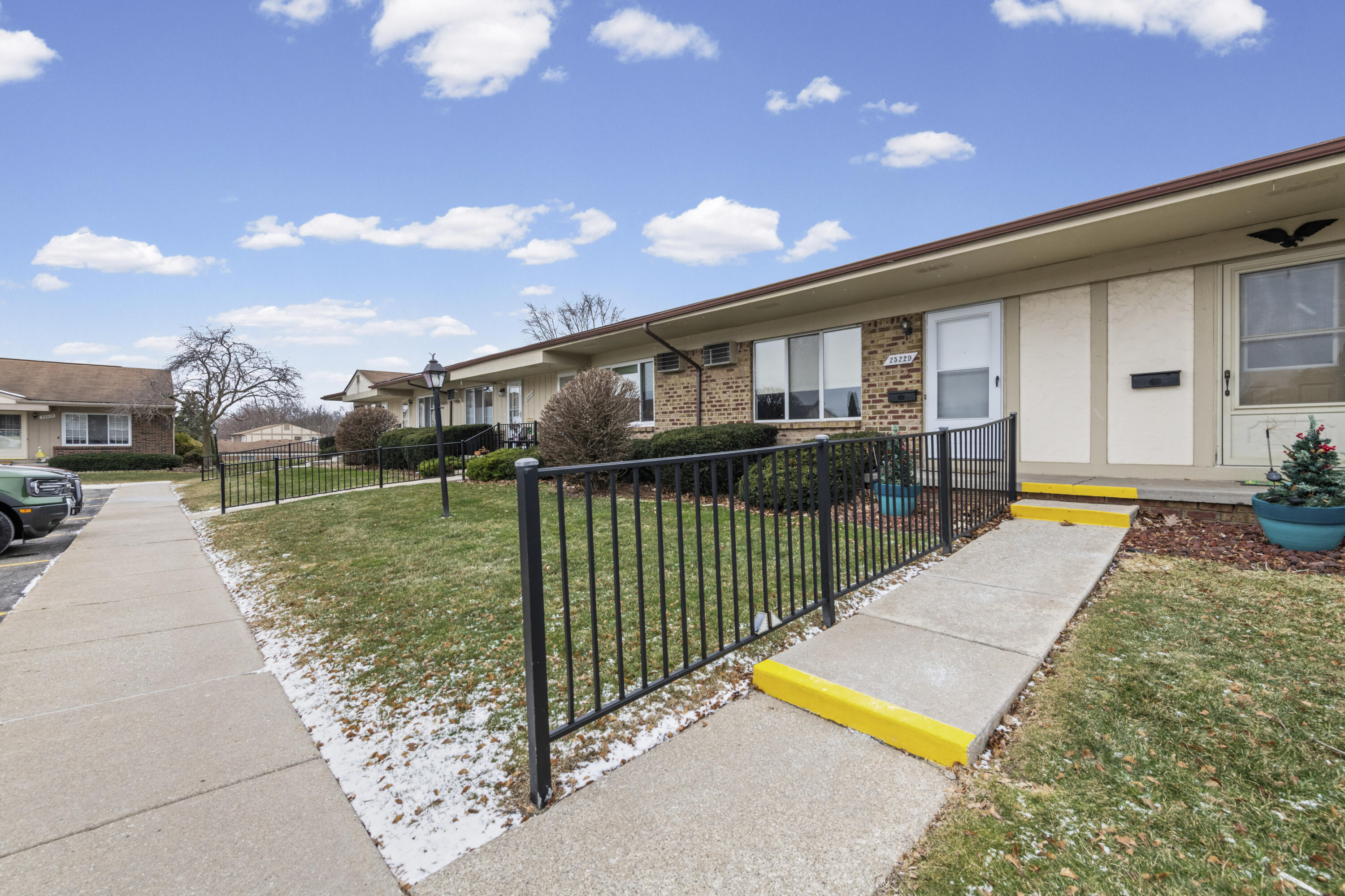 25229 Franklin Terrace 5